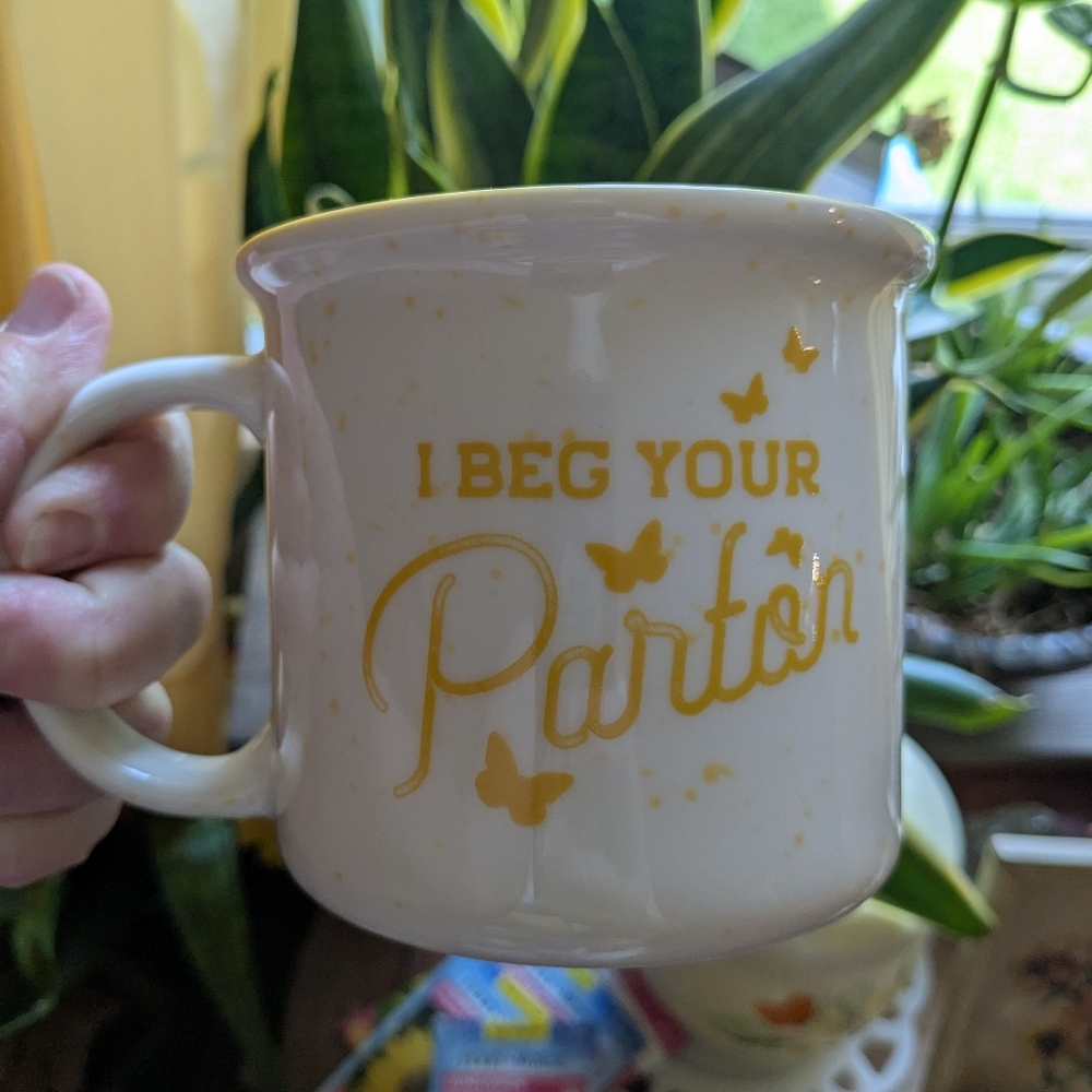 Dolly Parton Mug Cup I Beg Your Parton Yellow Sparkle Mug 16 Ozs New Dolly Ho